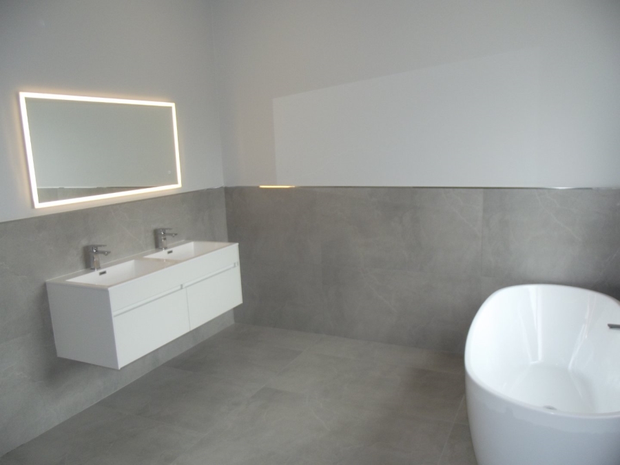4 Bedroom Property for Sale in Flamingo Vlei Western Cape